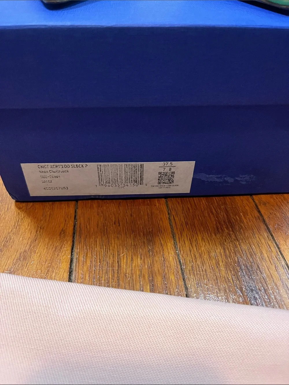 Stuart Weitzman chartreuse suede gemcut xcurve 100 along back pumps sz 7 NIB - Picture 3 of 9